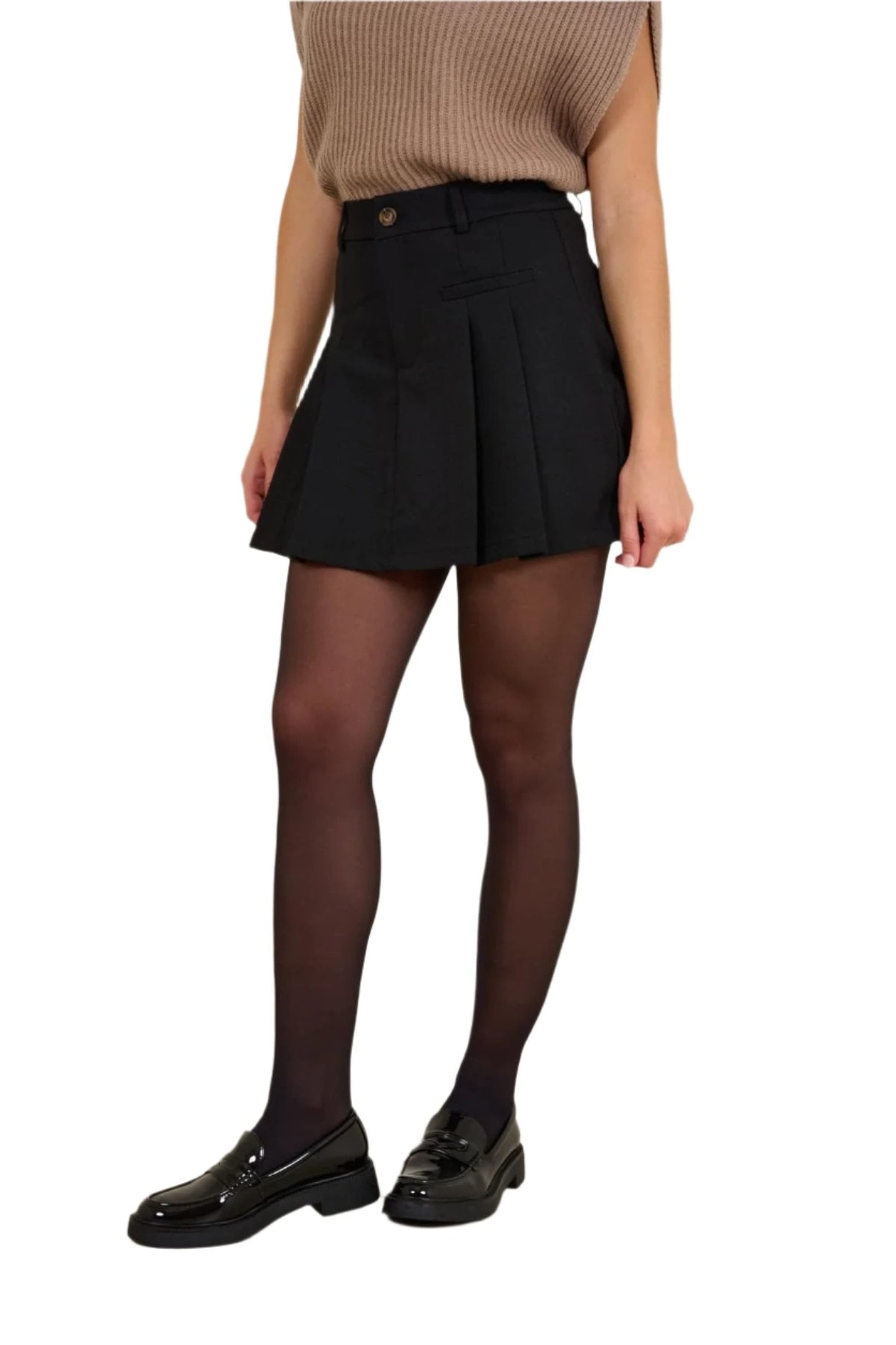 Clever Alice Mini Tennis Style Skirt in Black 