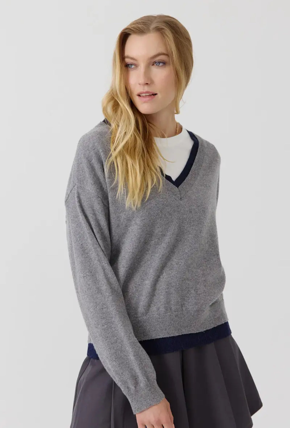 Sweewe Paris V-Neck Sweater